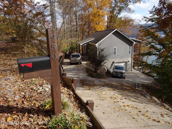 950 Oak Lane, New Tazewell, TN 37825