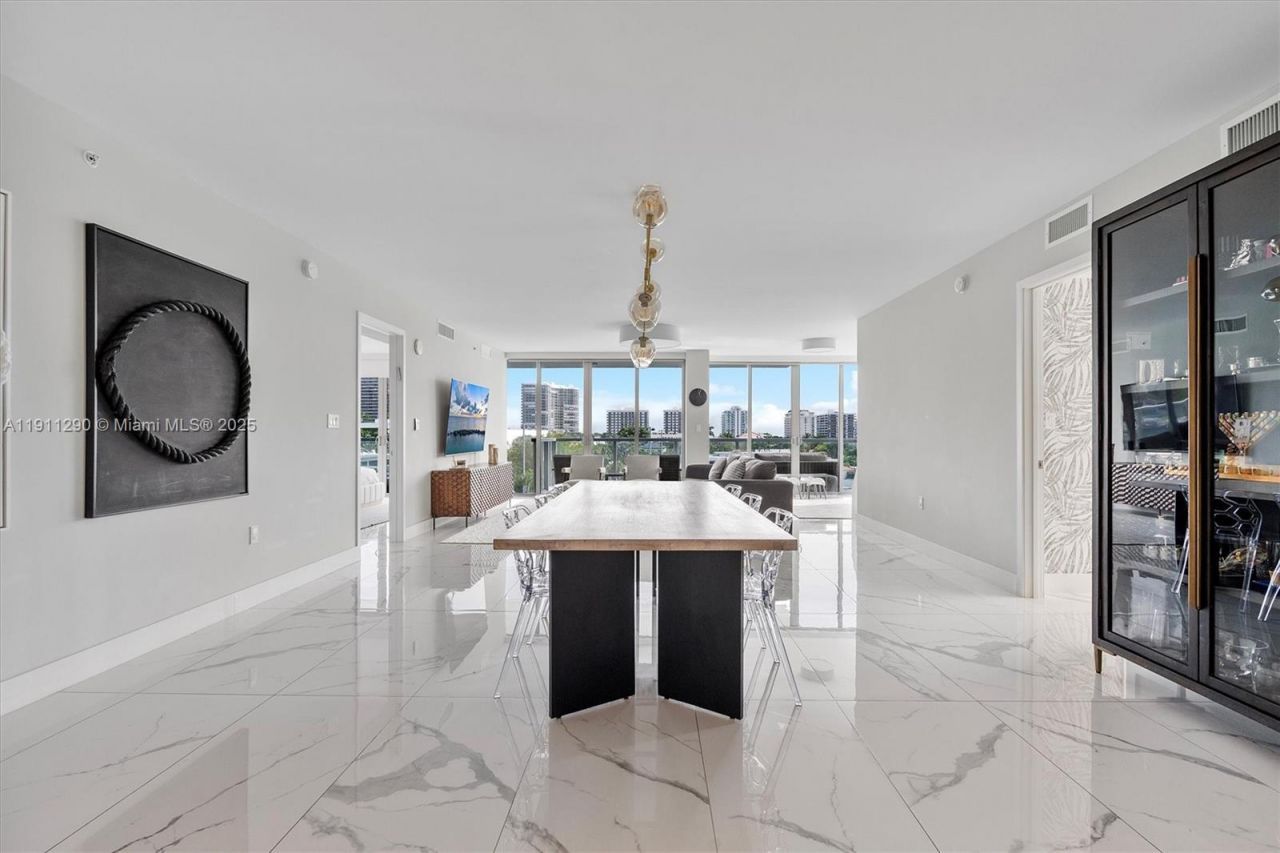 9521 E Bay Harbor Dr, Unit 604, Bay Harbor Islands, FL 33154 Photo