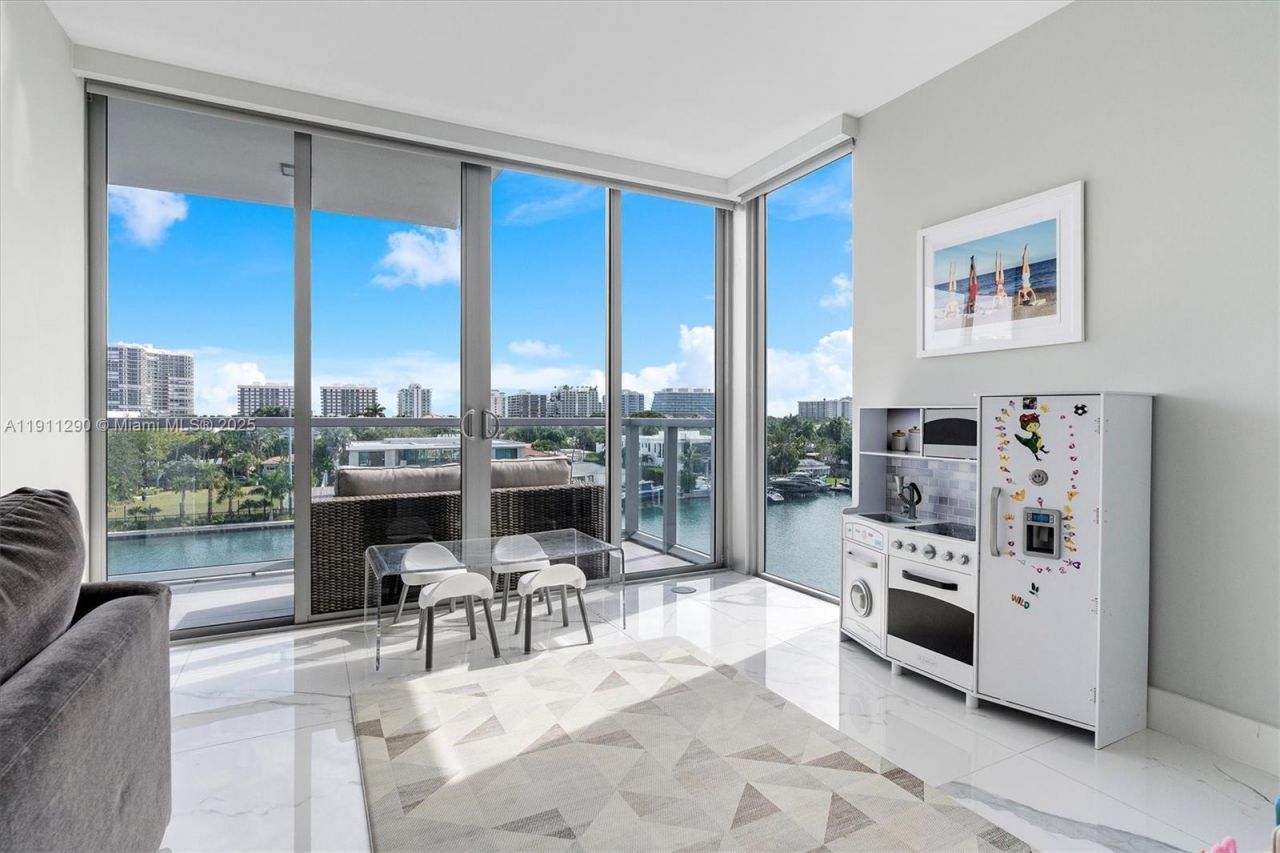 9521 E Bay Harbor Dr, Unit 604, Bay Harbor Islands, FL 33154 Photo