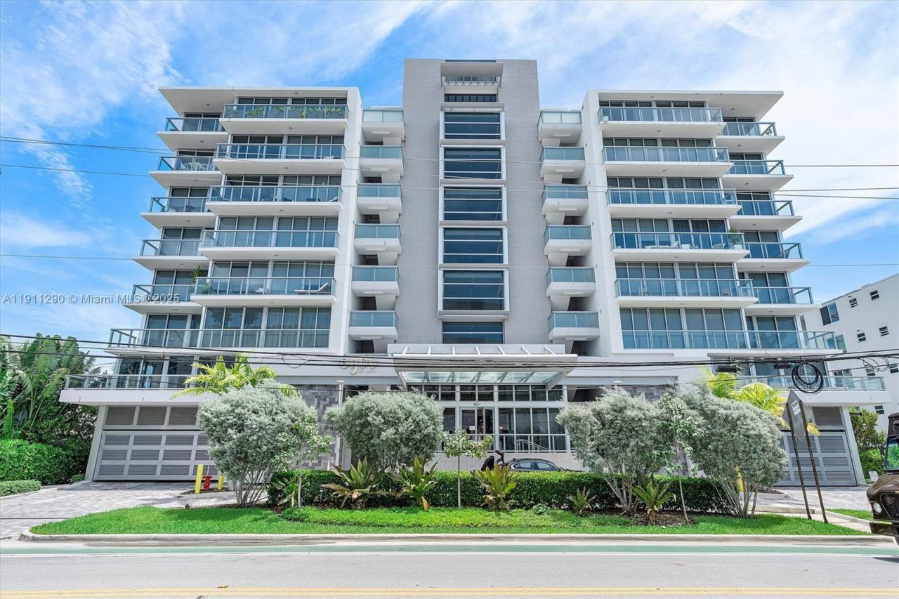 9521 E Bay Harbor Dr, Unit 604, Bay Harbor Islands, FL 33154 Photo