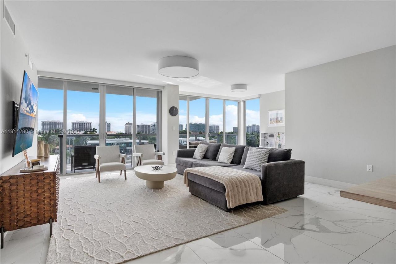 9521 E Bay Harbor Dr, Unit 604, Bay Harbor Islands, FL 33154 Photo