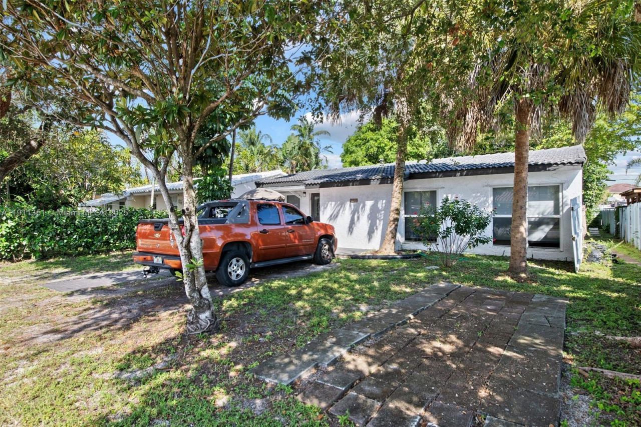 2226-2243 Cleveland Street, Hollywood, FL 33020 Photo