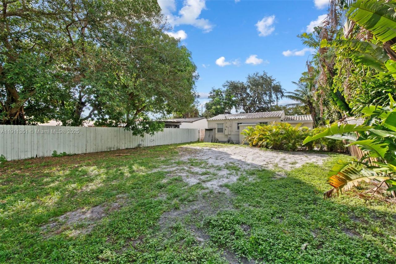 2226-2243 Cleveland Street, Hollywood, FL 33020 Photo