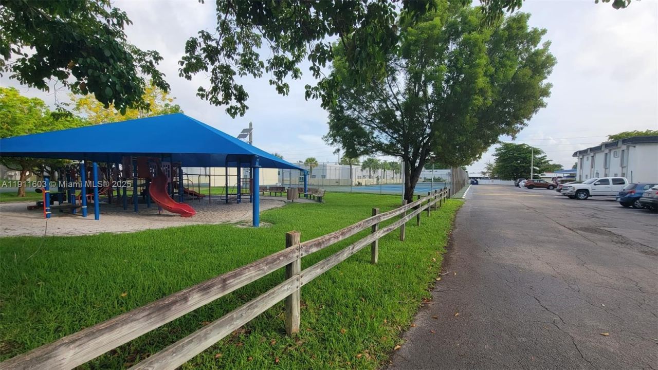 7232 SW 94th Pl, Unit E7, Miami, FL 33173 Photo