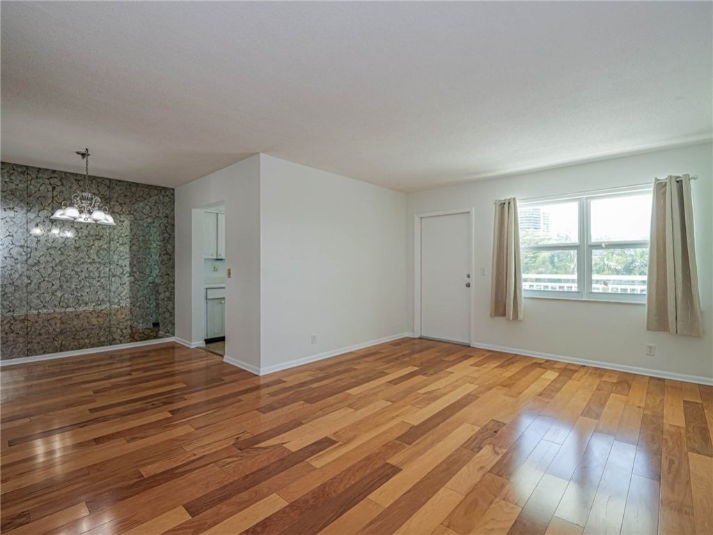 37 Yacht Club Drive, Unit 310, North Palm Beach, FL 33408 Photo