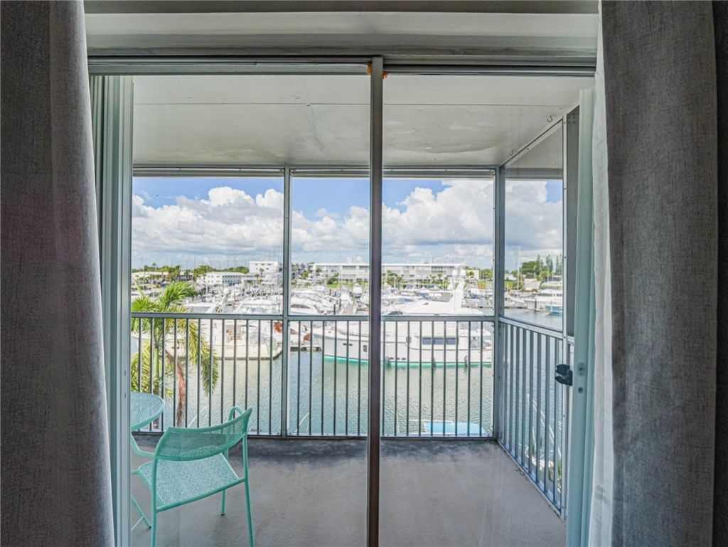 37 Yacht Club Drive, Unit 310, North Palm Beach, FL 33408 Photo