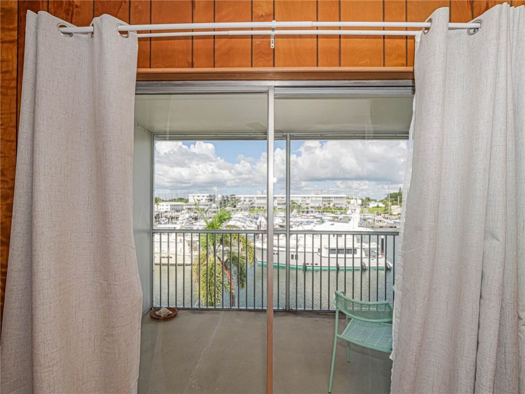 37 Yacht Club Drive, Unit 310, North Palm Beach, FL 33408 Photo