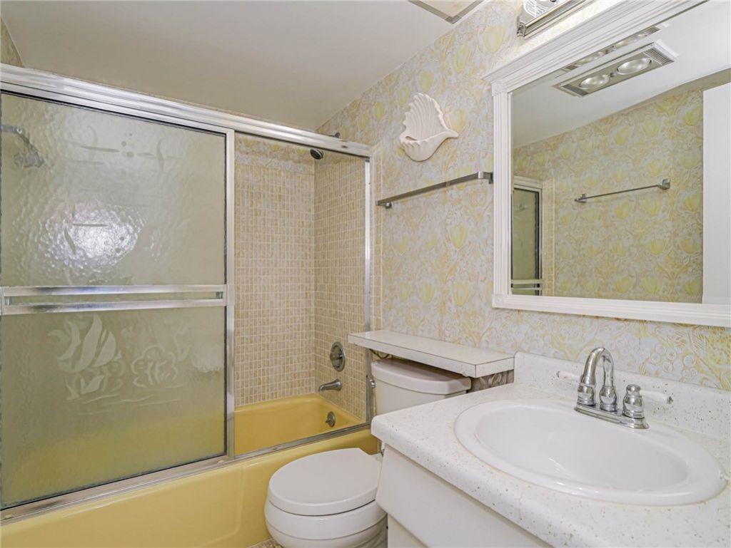 37 Yacht Club Drive, Unit 310, North Palm Beach, FL 33408 Photo