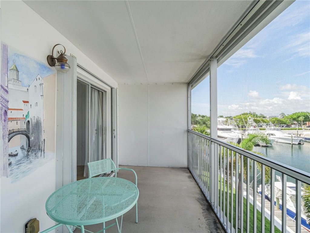 37 Yacht Club Drive, Unit 310, North Palm Beach, FL 33408 Photo