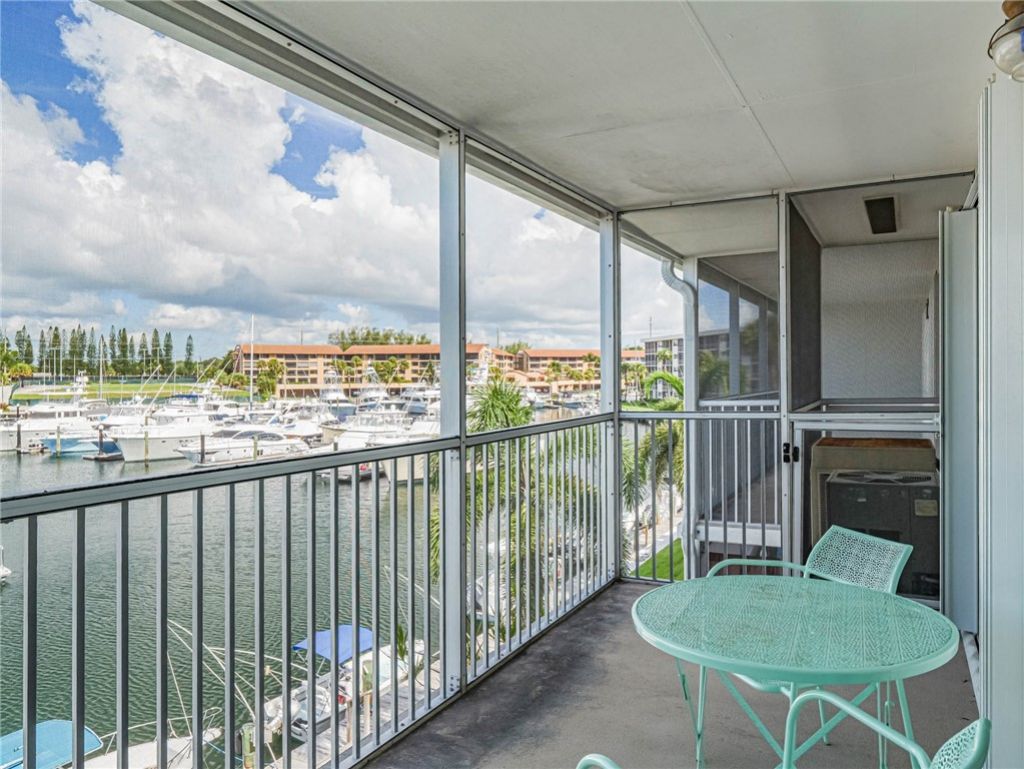 37 Yacht Club Drive, Unit 310, North Palm Beach, FL 33408 Photo