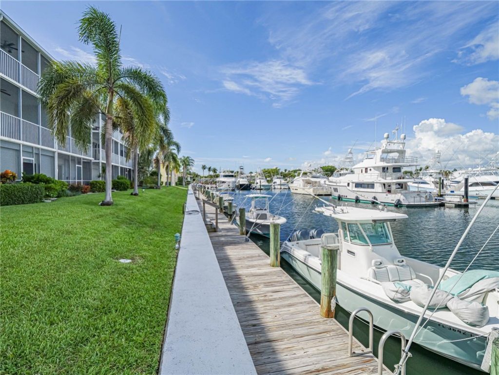 37 Yacht Club Drive, Unit 310, North Palm Beach, FL 33408 Photo