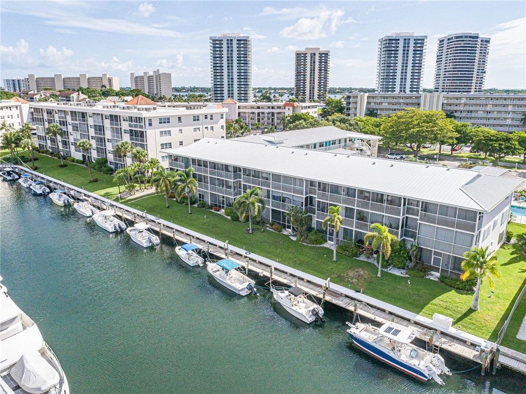 37 Yacht Club Drive, Unit 310, North Palm Beach, FL 33408 Photo
