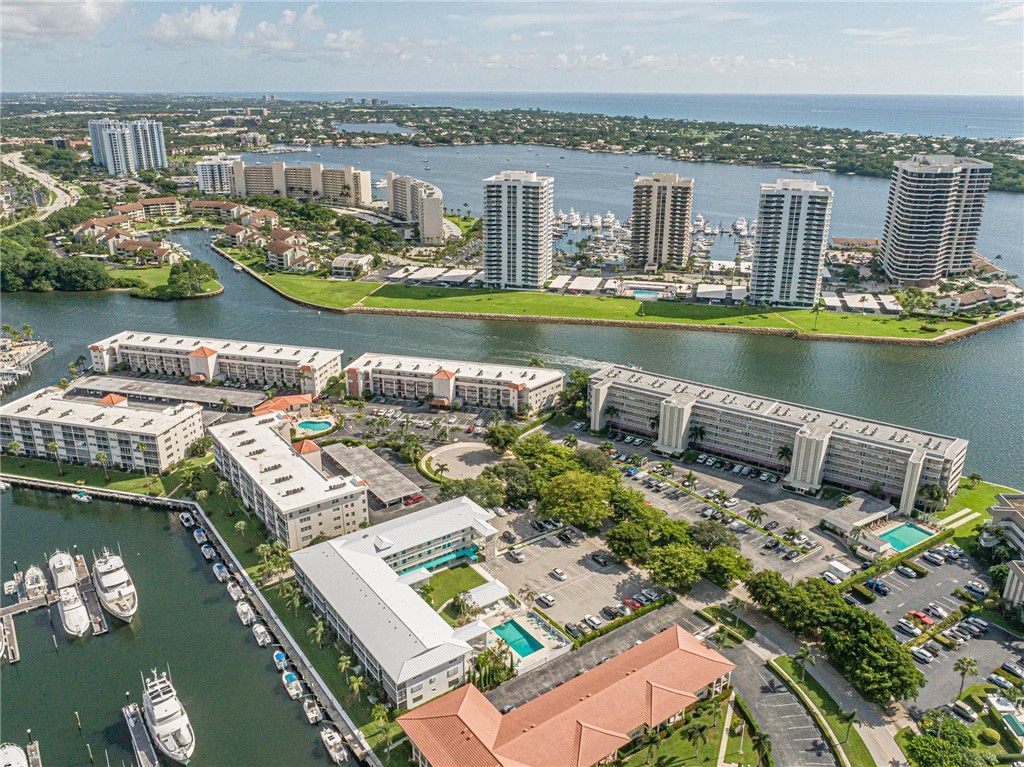 37 Yacht Club Drive, Unit 310, North Palm Beach, FL 33408 Photo