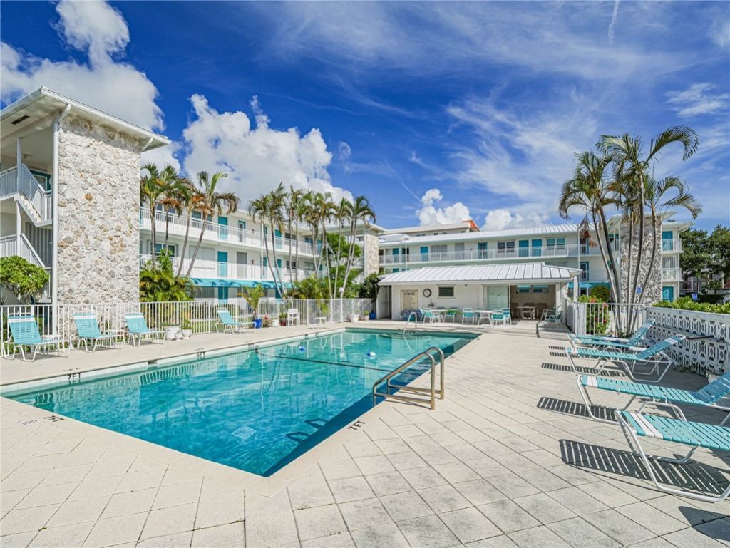 37 Yacht Club Drive, Unit 310, North Palm Beach, FL 33408 Photo