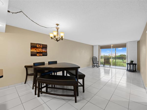 3300 W Rolling Hills Circle, Unit 610, Davie, FL 33328