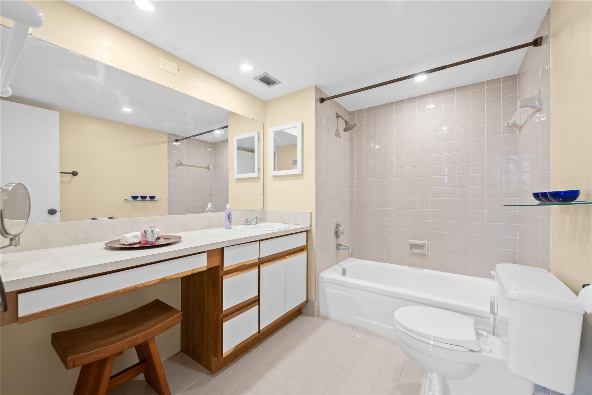 3300 W Rolling Hills Circle, Unit 610, Davie, FL 33328 Photo