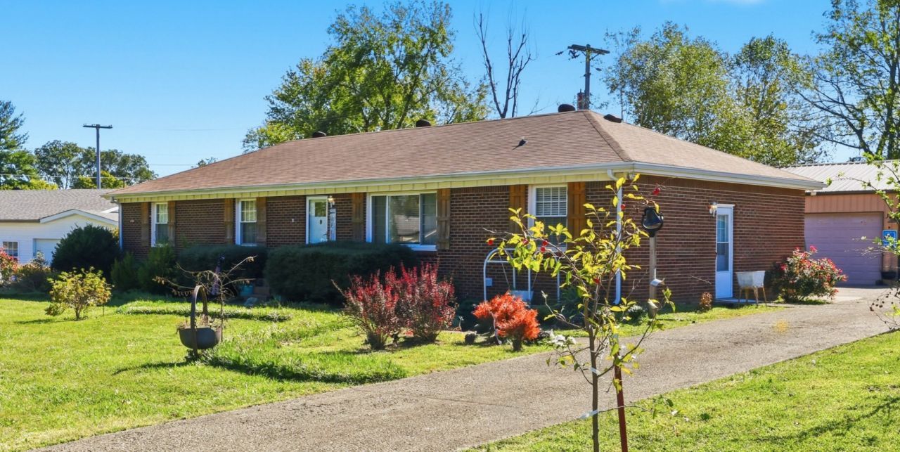 224 Sewell Dr, Clarksville, TN 37042 Main Photo