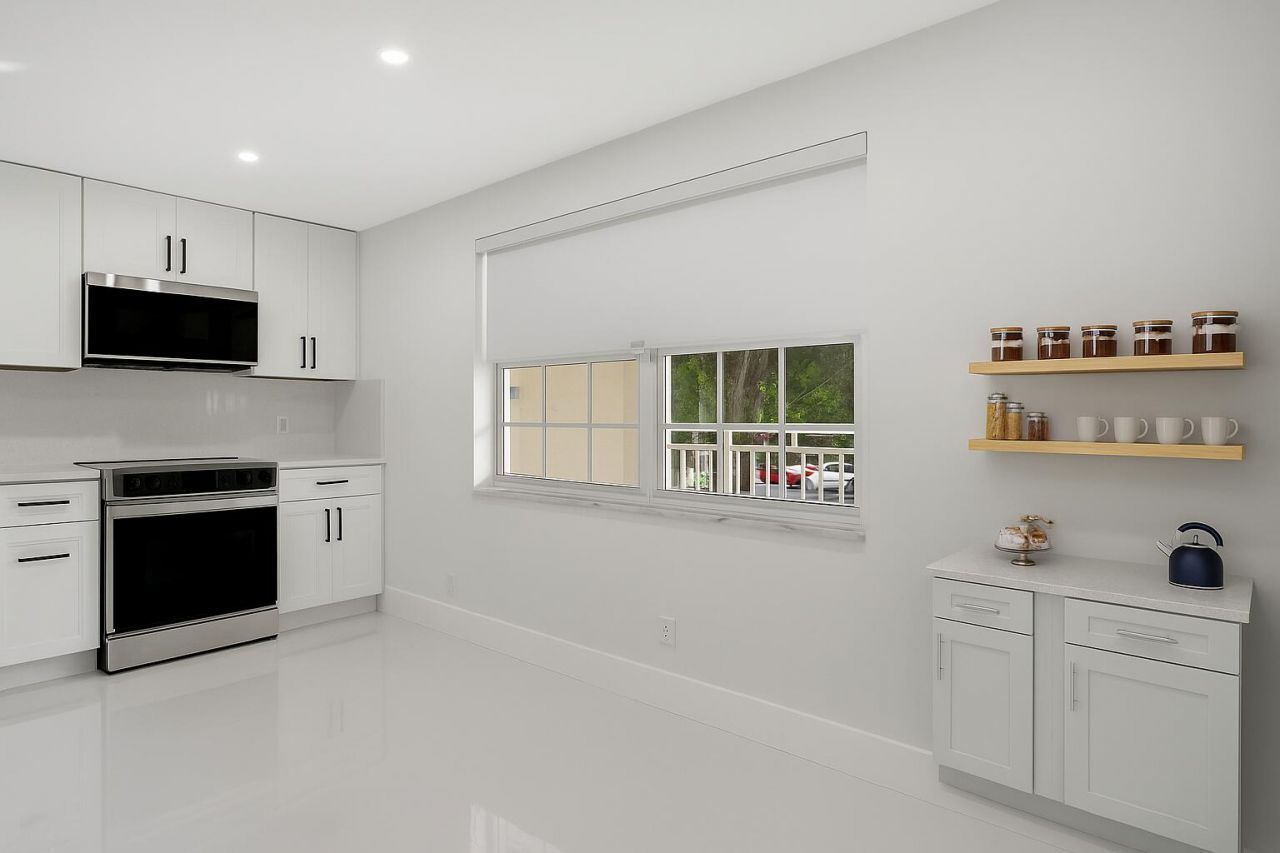 3505 Oaks Way, Unit 204, Pompano Beach, FL 33069 Photo