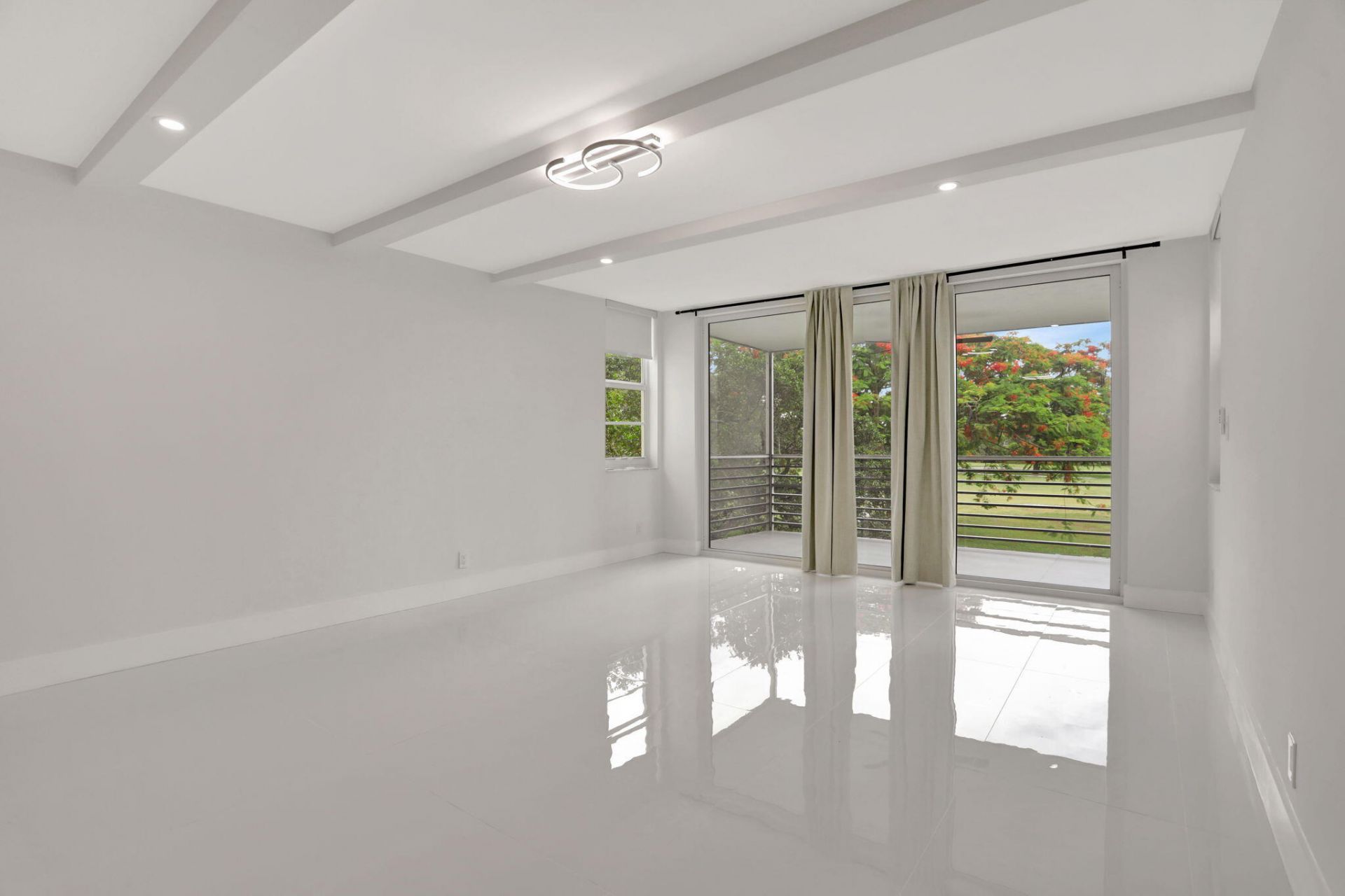 3505 Oaks Way, Unit 204, Pompano Beach, FL 33069 Photo