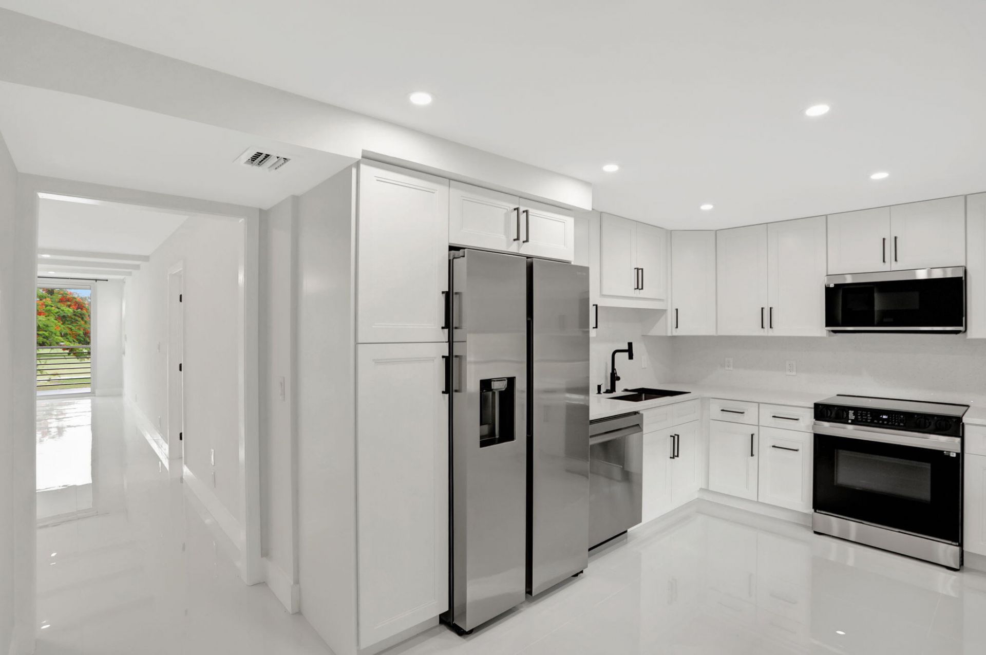 3505 Oaks Way, Unit 204, Pompano Beach, FL 33069 Photo