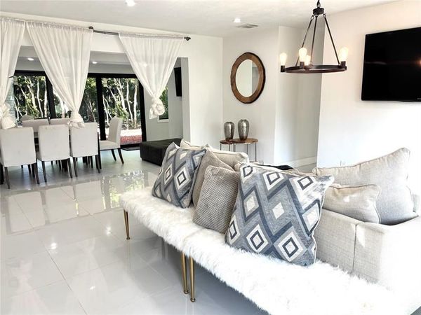 2101 NE 55th Ct, Fort Lauderdale, FL 33308