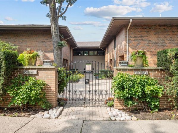 62 E Center Avenue, Unit 62, Lake Bluff, IL 60044