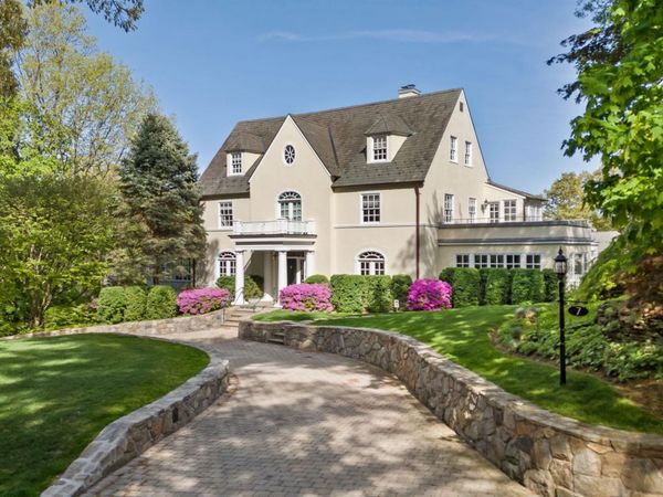 7 Plateau Circle W, Bronxville, NY 10708