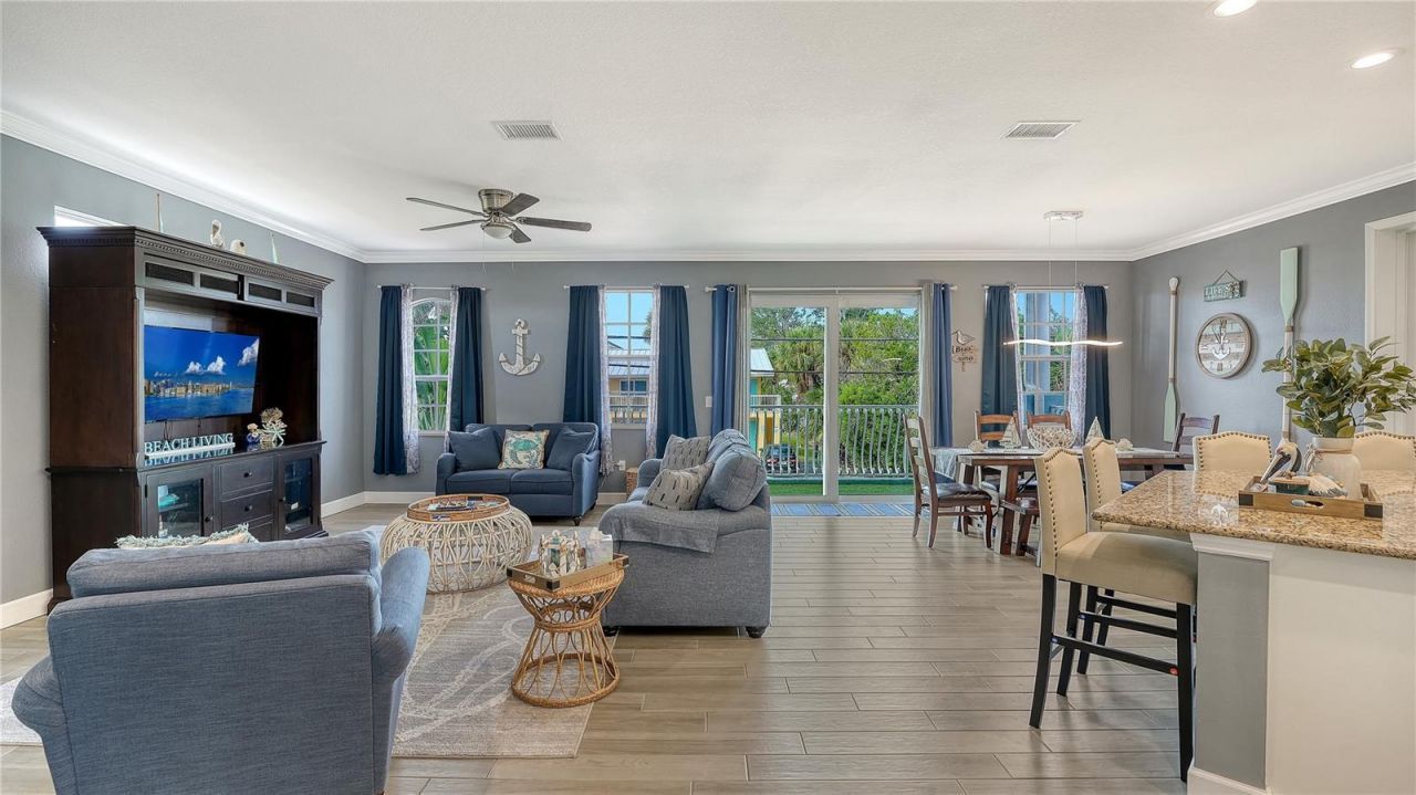 2317 Avenue C, Unit 300, Bradenton Beach, FL 34217 Photo