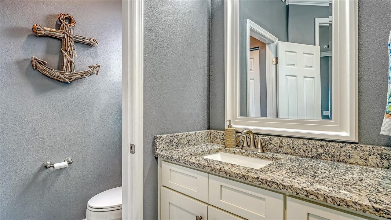 2317 Avenue C, Unit 300, Bradenton Beach, FL 34217 Photo