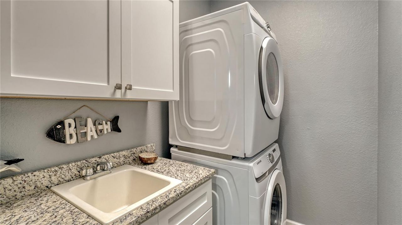 2317 Avenue C, Unit 300, Bradenton Beach, FL 34217 Photo