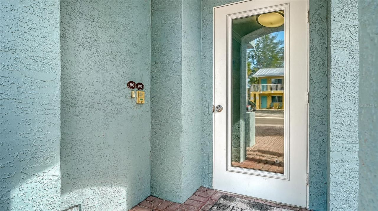 2317 Avenue C, Unit 300, Bradenton Beach, FL 34217 Photo
