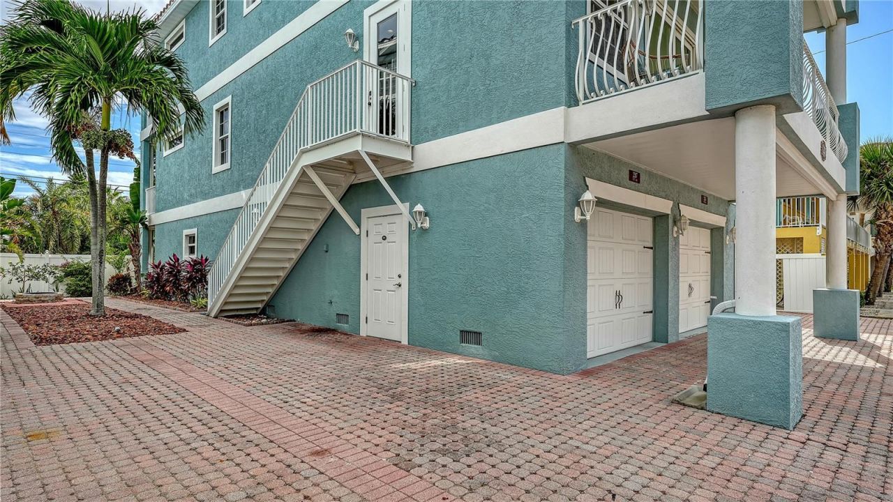 2317 Avenue C, Unit 300, Bradenton Beach, FL 34217 Photo