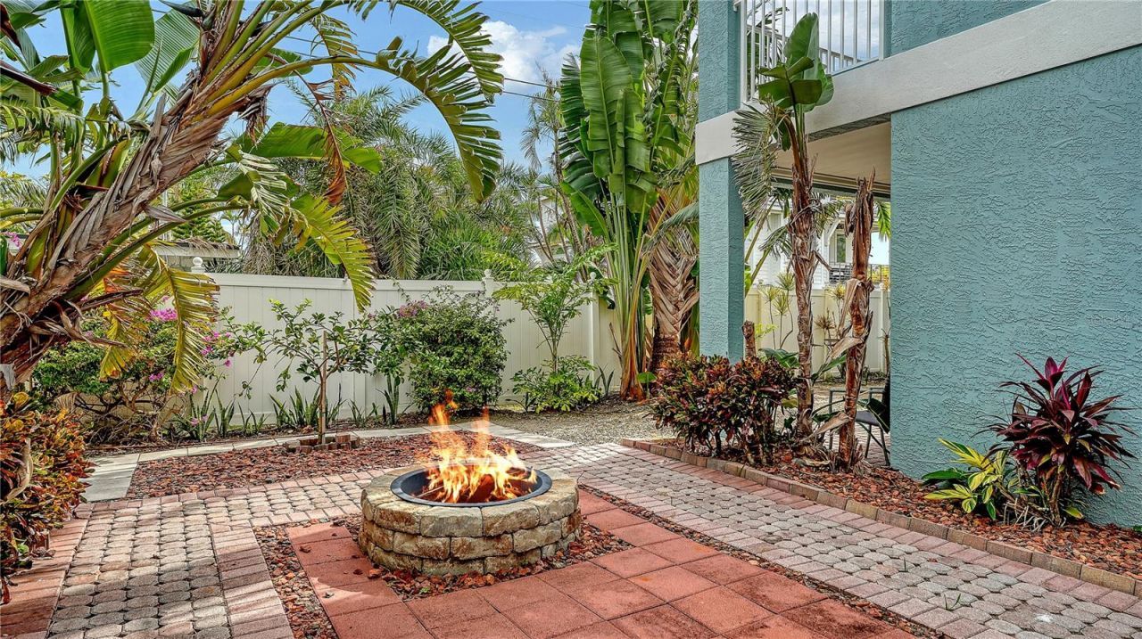 2317 Avenue C, Unit 300, Bradenton Beach, FL 34217 Photo