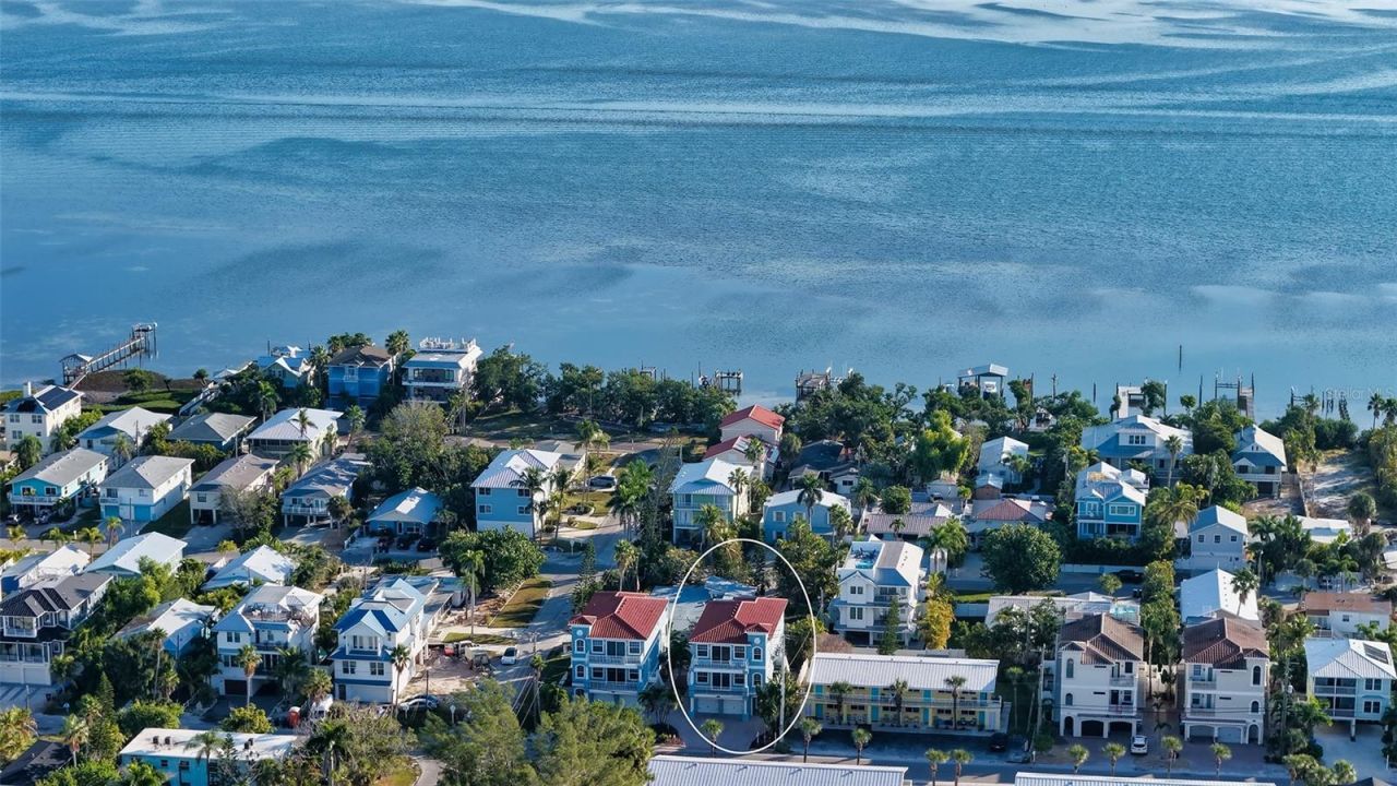 2317 Avenue C, Unit 300, Bradenton Beach, FL 34217 Photo