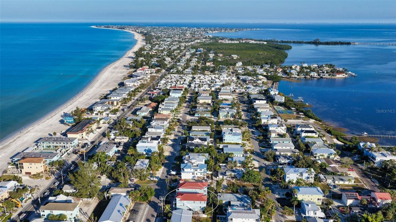 2317 Avenue C, Unit 300, Bradenton Beach, FL 34217 Photo