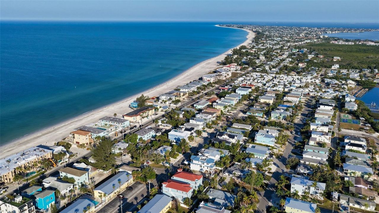 2317 Avenue C, Unit 300, Bradenton Beach, FL 34217 Photo