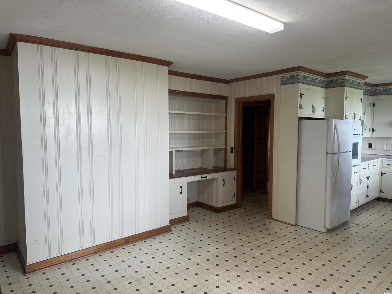 103 E 2nd Ave. Photo 10