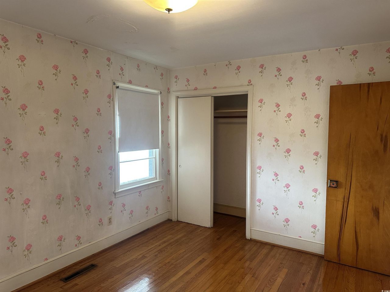 103 E 2nd Ave. Photo 12