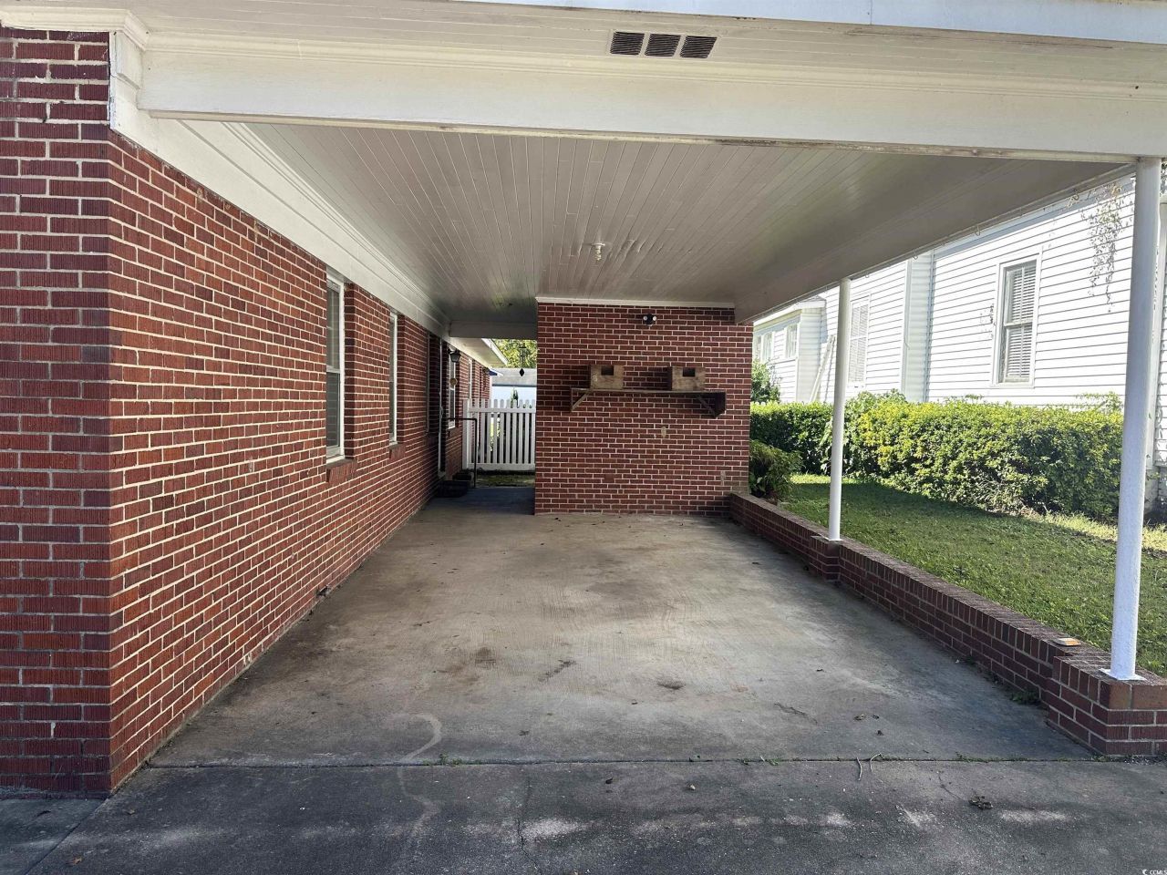 103 E 2nd Ave. Photo 16