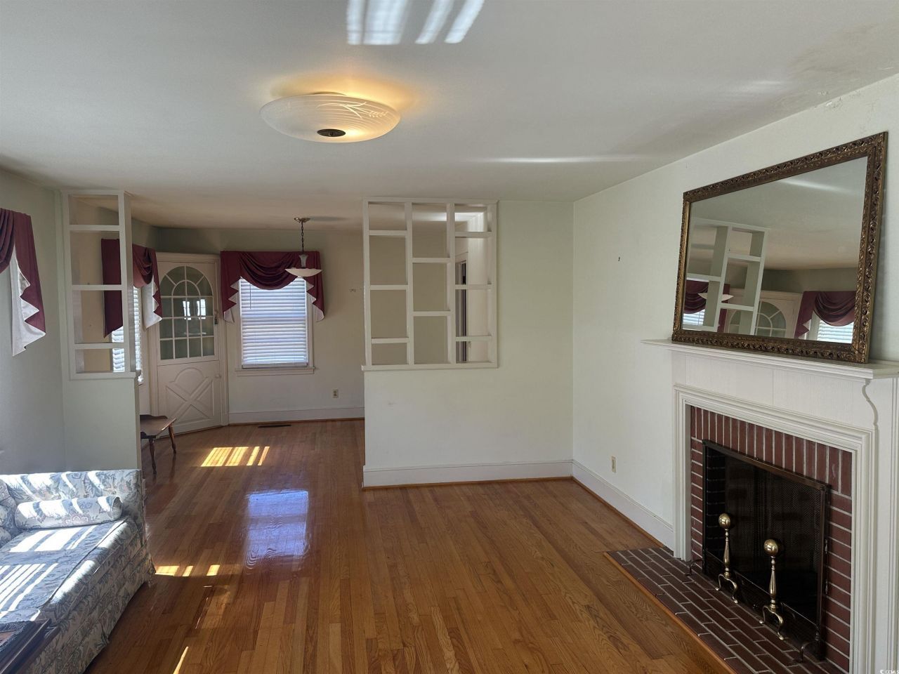 103 E 2nd Ave. Photo 5