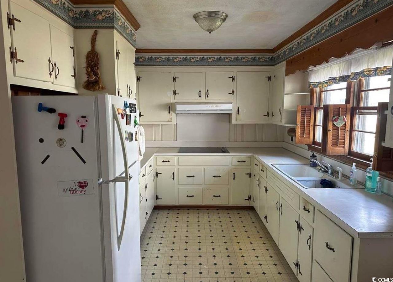 103 E 2nd Ave. Photo 9