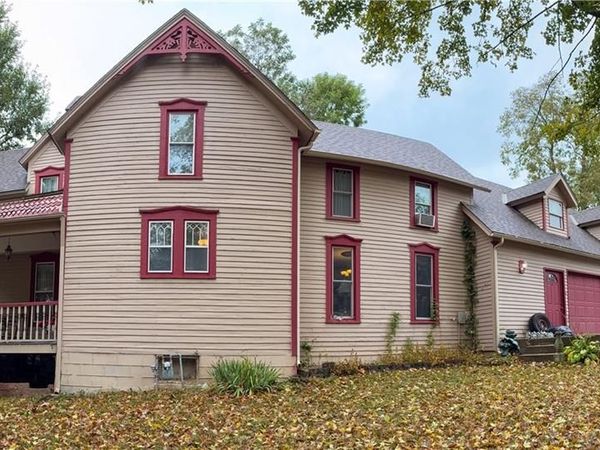 109 E 10th Street, Pleasanton, KS 66075