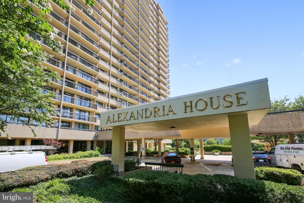400 Madison Street, Unit 304, Alexandria, VA 22314 Main Photo