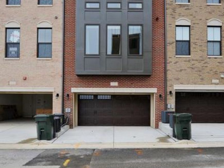 520 Harborview Drive, Oxon Hill, MD 20745 Main Photo