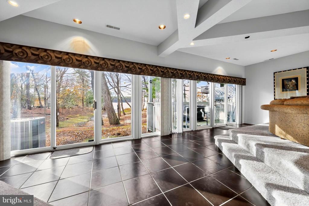 203 Sunshine Lakes Drive, Voorhees, NJ 08043 Main Photo