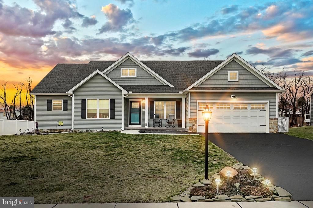 141 OXFORD BOULEVARD, NEW OXFORD, PA 17350