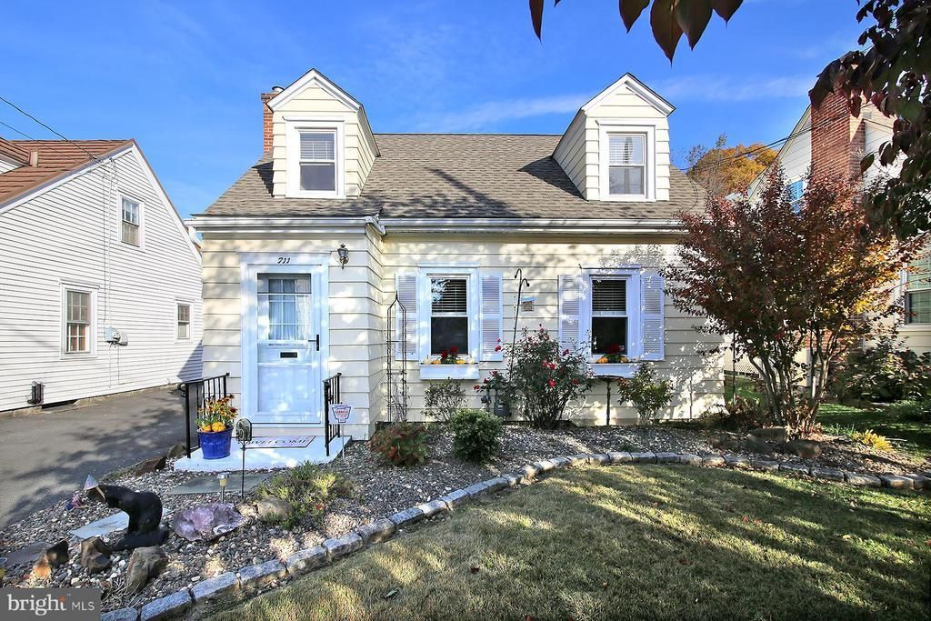 711 Tusitala Drive, Lancaster, PA 17601 Main Photo