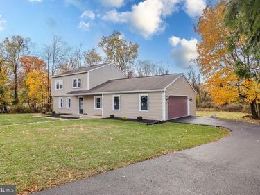2198 GALE DRIVE, HARRISBURG, PA 17110