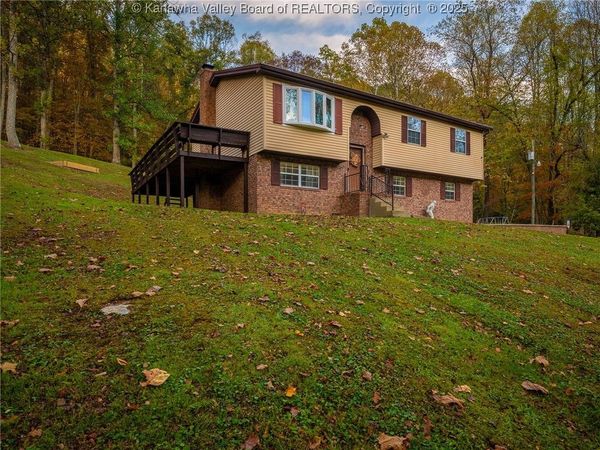 397 Harmons Creek Road, Poca, WV 25159