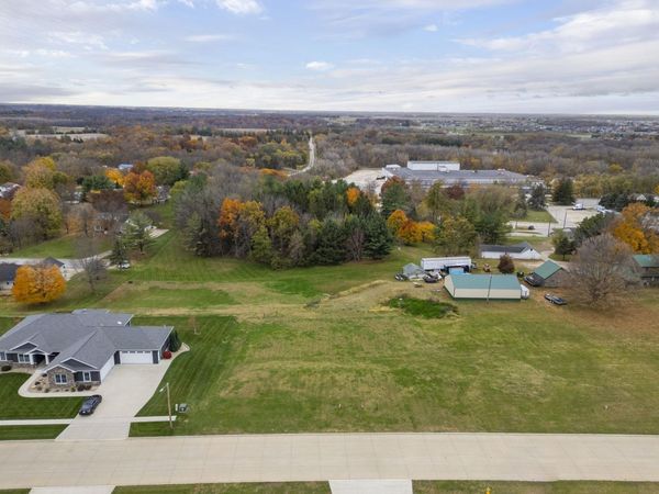 1058 NE 2nd Avenue, Waverly, IA 50677